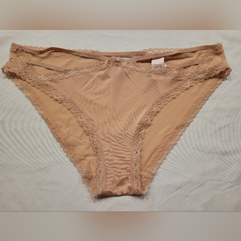 Victoria's Secret Medium Underwear NWT